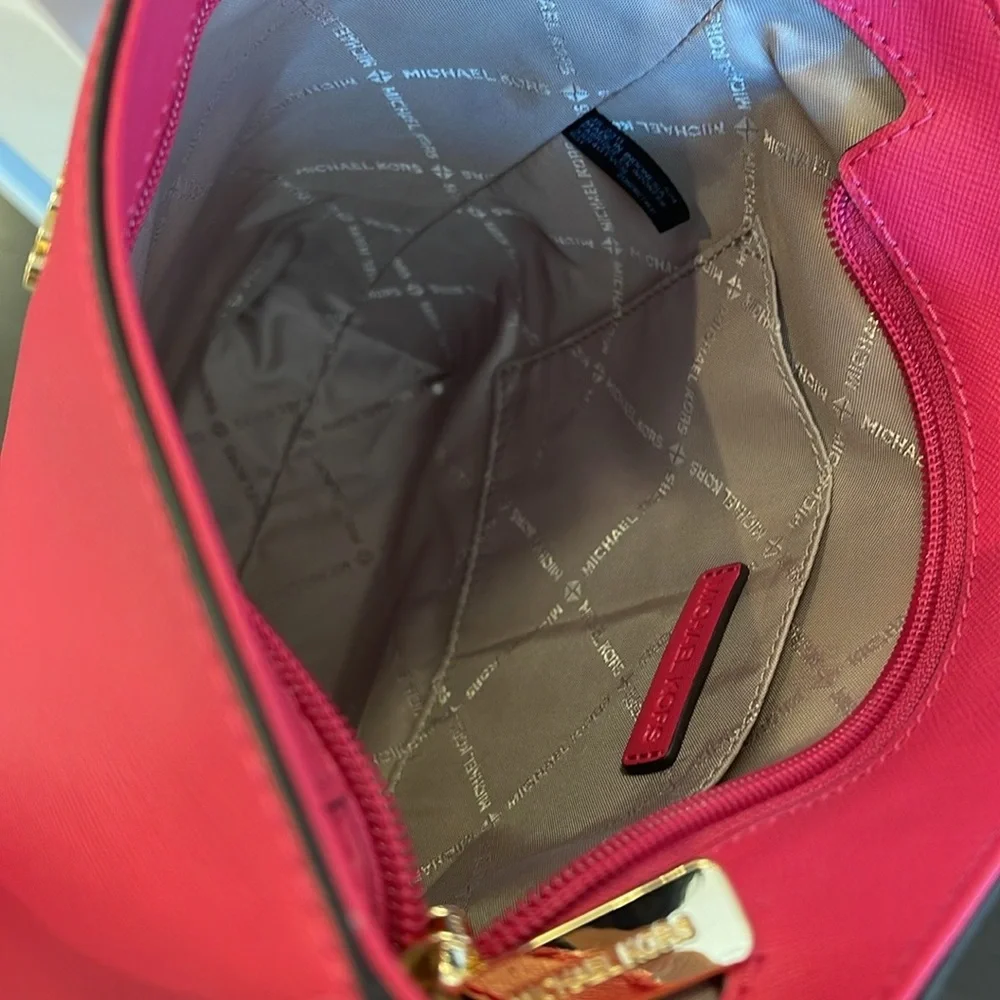 Michael Kors Jet Set Travel Small Messenger Crossbody Bag Electric Pink  NWT